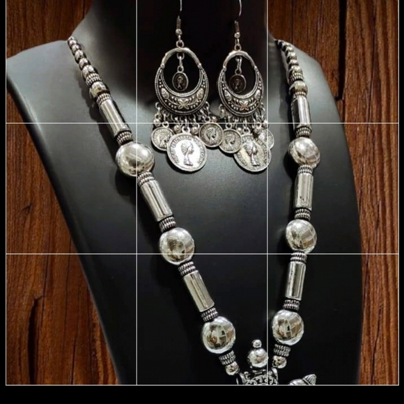 Necklace with earrings - Picture 3 of 5